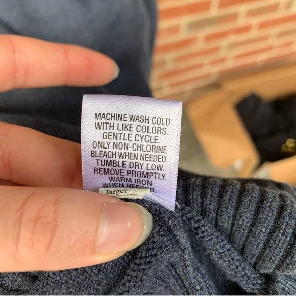 Sweater - Picture 3 of 6